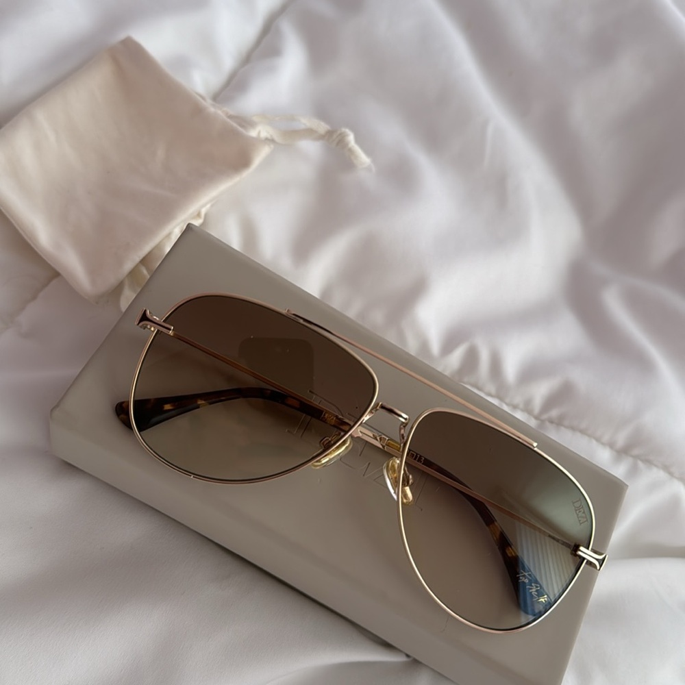 Dezi Top Shelf Sunglasses Gold Gradient - Picture 4 of 6